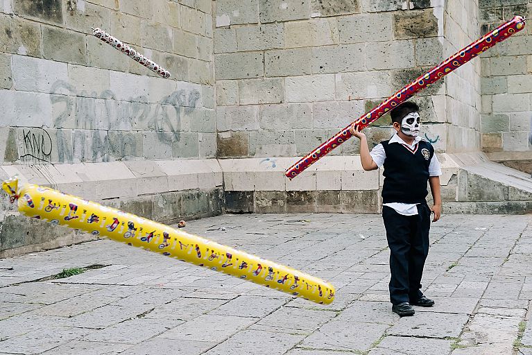 day of the dead oaxaca street photography kristian leven