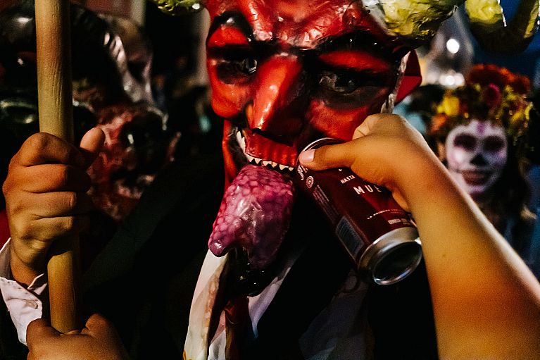 day of the dead oaxaca street photography kristian leven