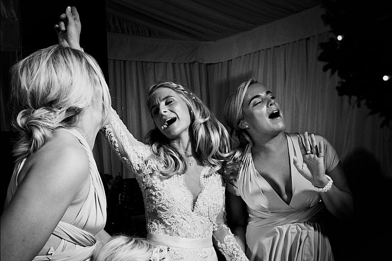back garden wedding photography kristian leven