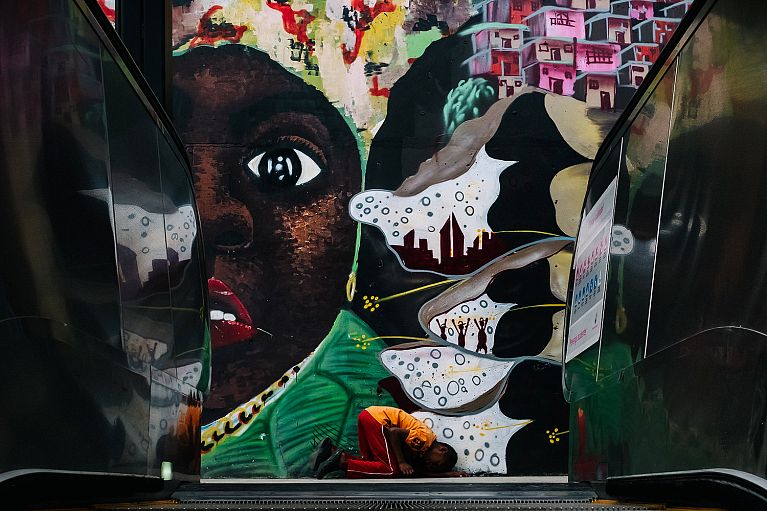 colombia street photography medellin